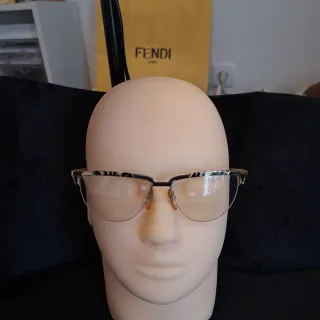 Gafas Fendi Montura Dorada y Detalles Multicolor