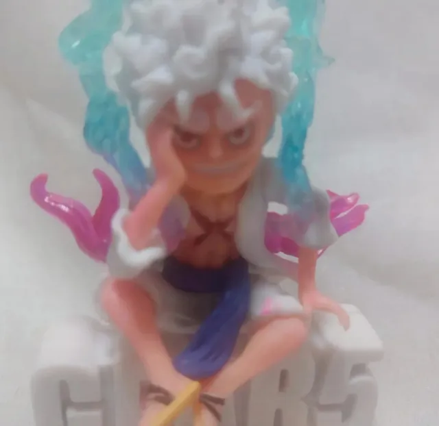 Lote figuras y pins One Piece