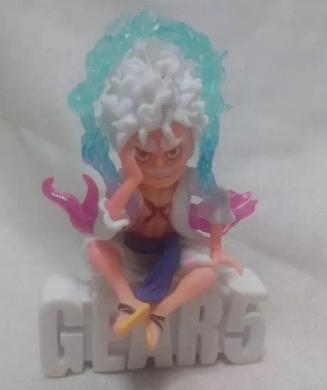 Lote figuras y pins One Piece