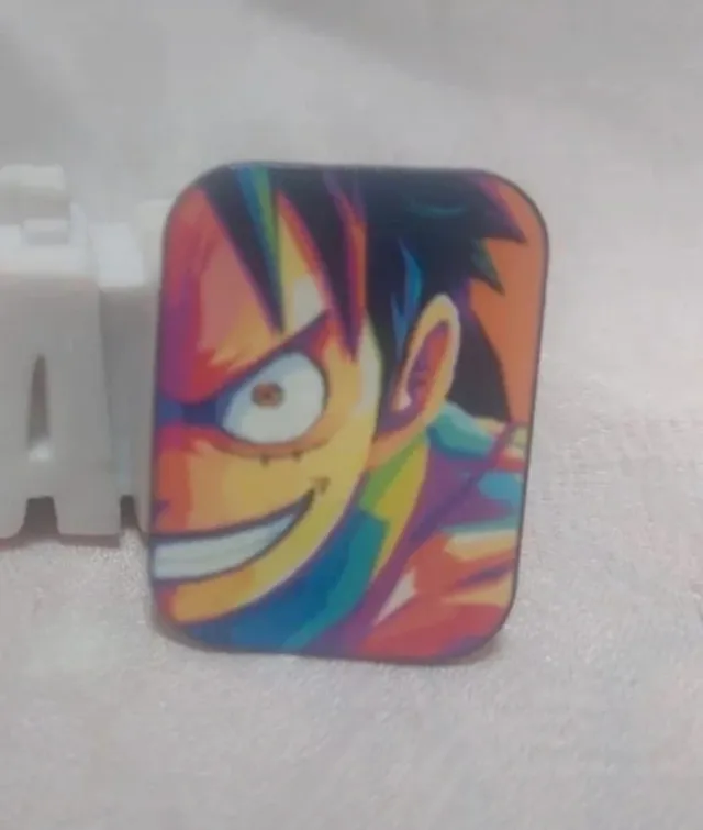 Lote figuras y pins One Piece