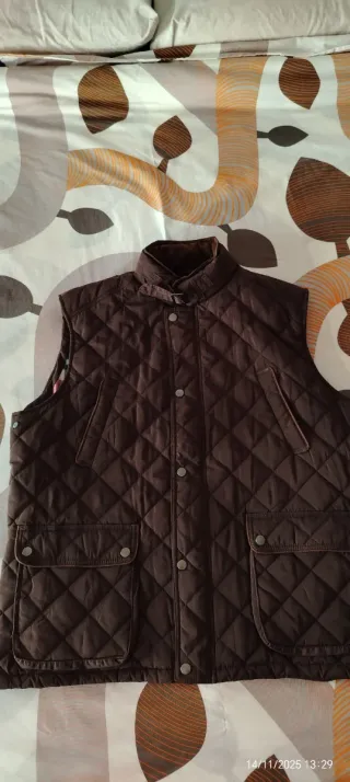 Chaleco acolchado marrón