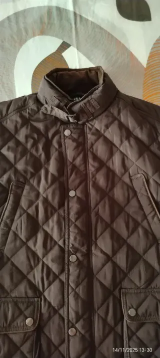 Chaleco acolchado marrón