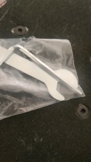 Monopatín infantil con huellas