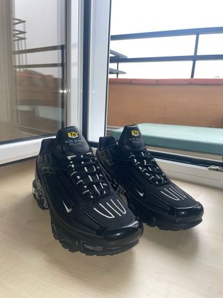 Zapatillas TN Plus estilo running -nuevas