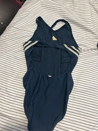 Bañador Adidas azul con 3 rayas