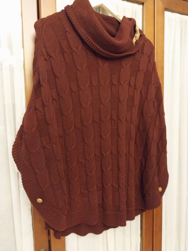 Jersey cuello vuelto tipo poncho