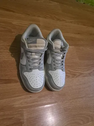 Nike Bambas Grises y Blancas