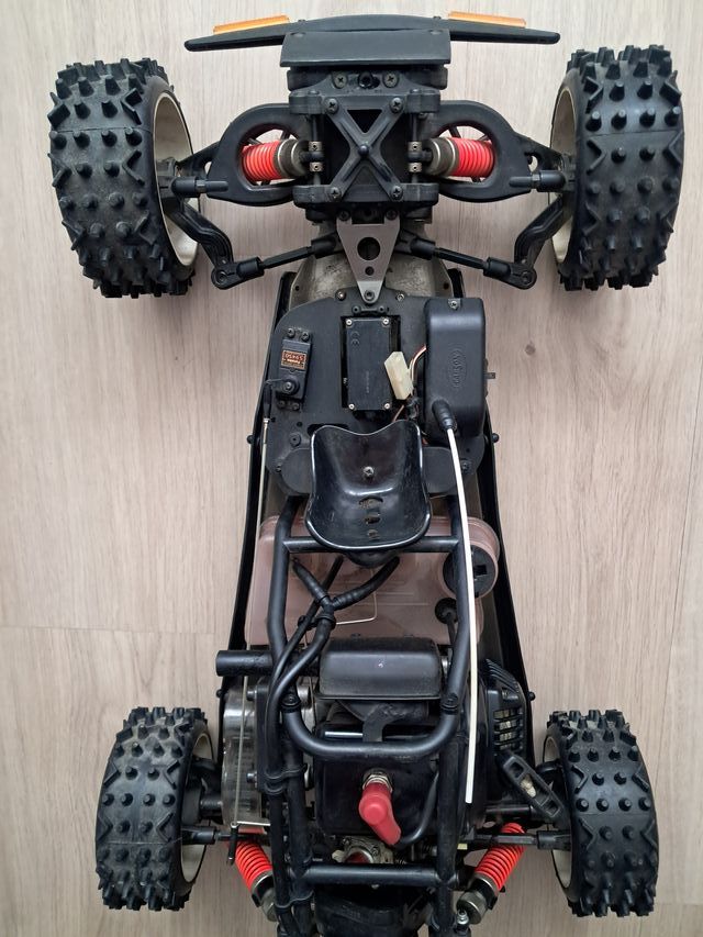 Coche RC a escala Motor gasolina G230RC Zenoah.