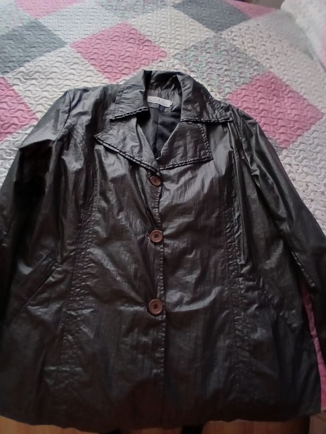 Chaqueta cortavientos gris oscuro