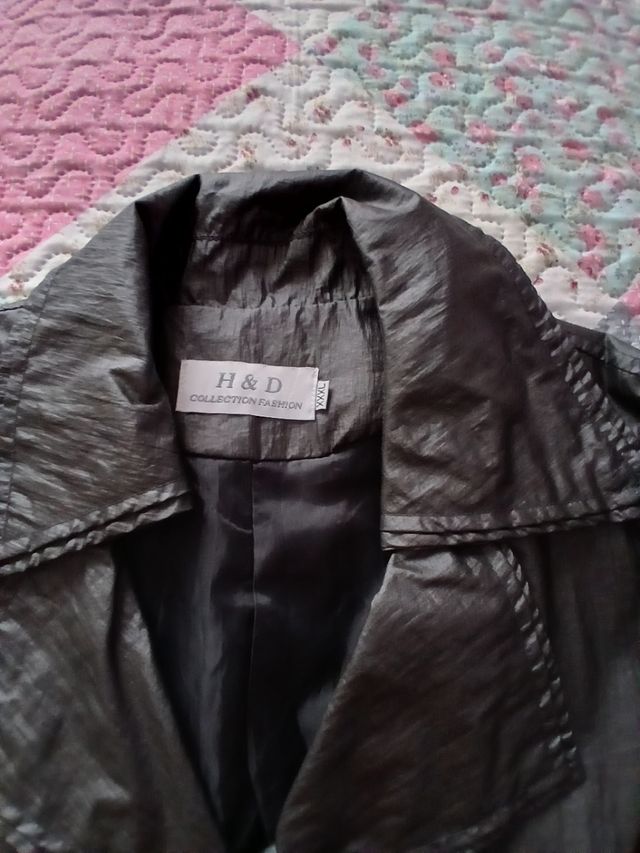 Chaqueta cortavientos gris oscuro