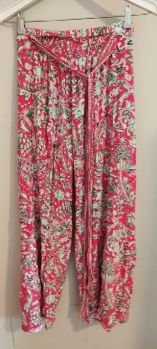 Pantalón ancho tipo pareo estampado