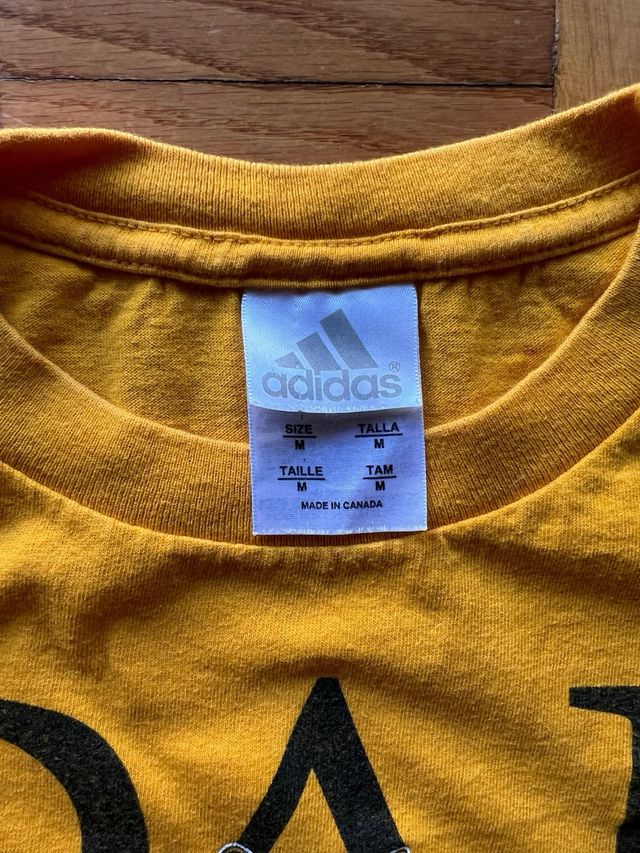 00’s Adidas T-Shirt Dalahousie Tigers Canada