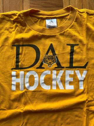 00’s Adidas T-Shirt Dalahousie Tigers Canada
