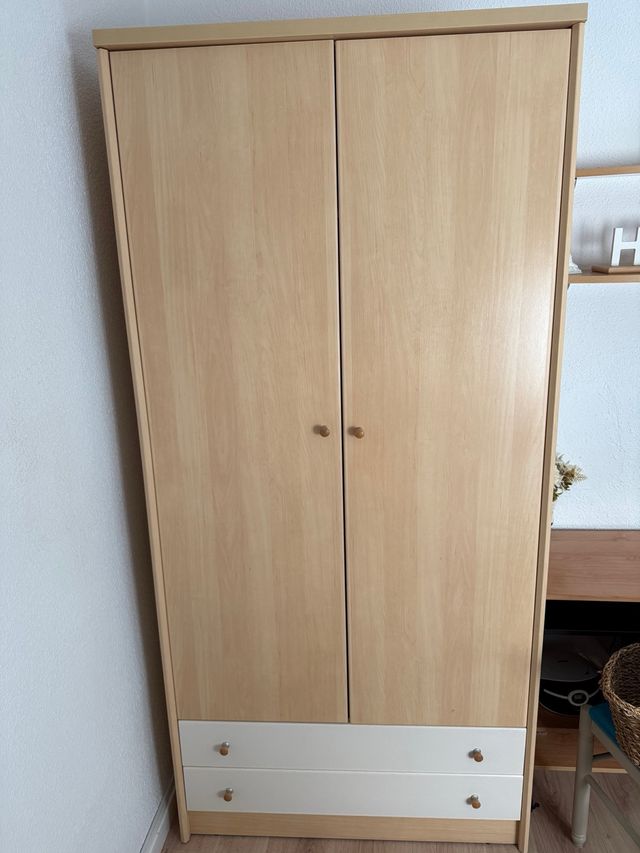 Armario, mesita y cabecera, colchón y canapé