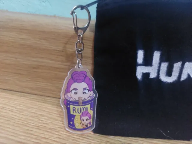 Estuche Huntrix Demon Slayer