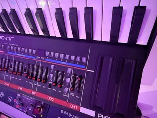 Roland JU-06 Boutique + Teclado