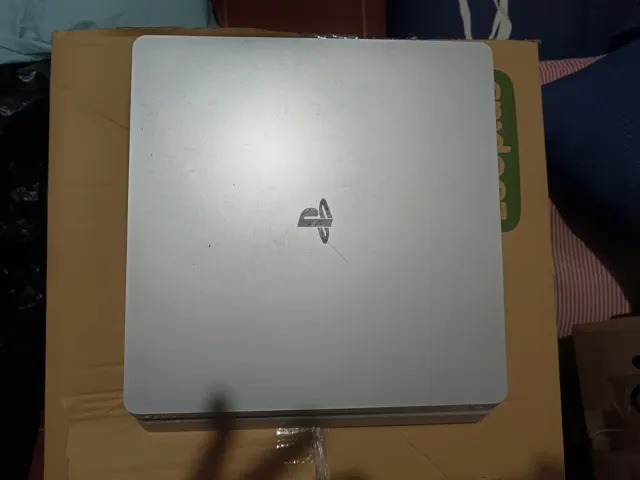 PS4 (PlayStation 4) 500GB Plateada