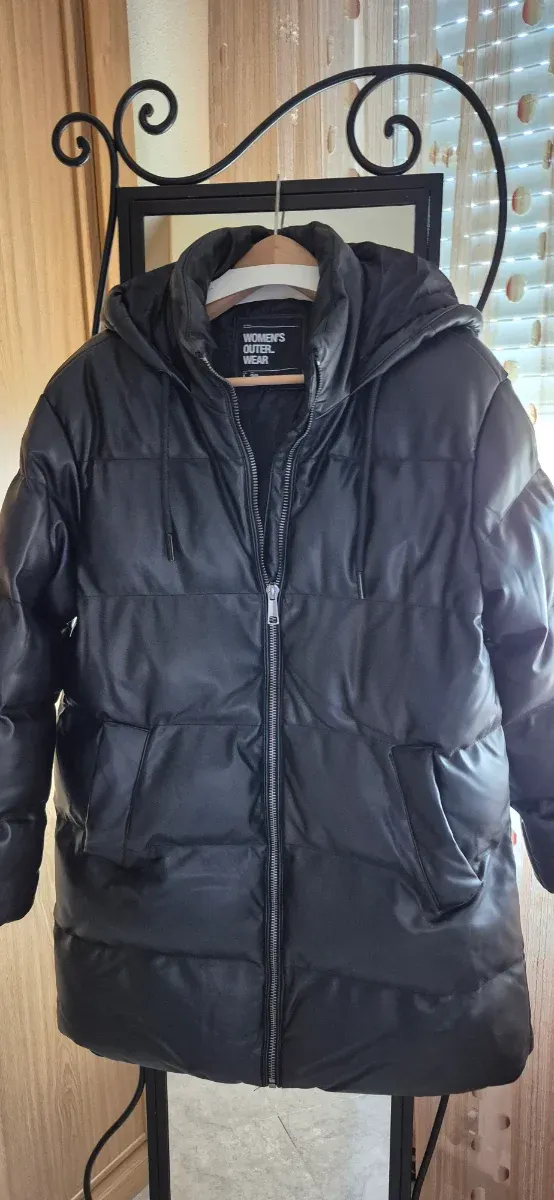 Abrigo Lefties negro capucha