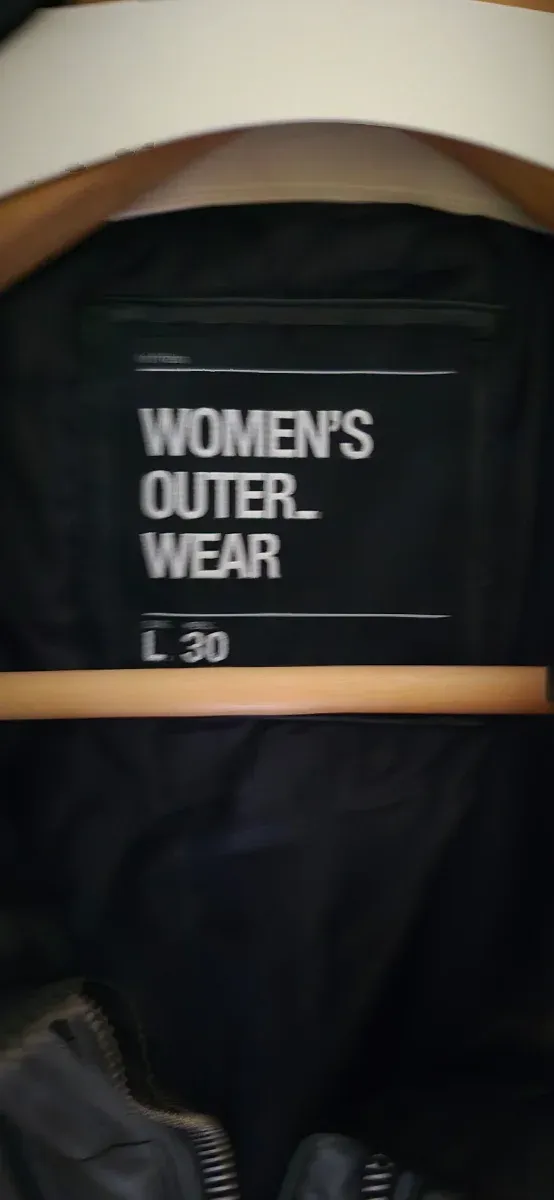 Abrigo Lefties negro capucha