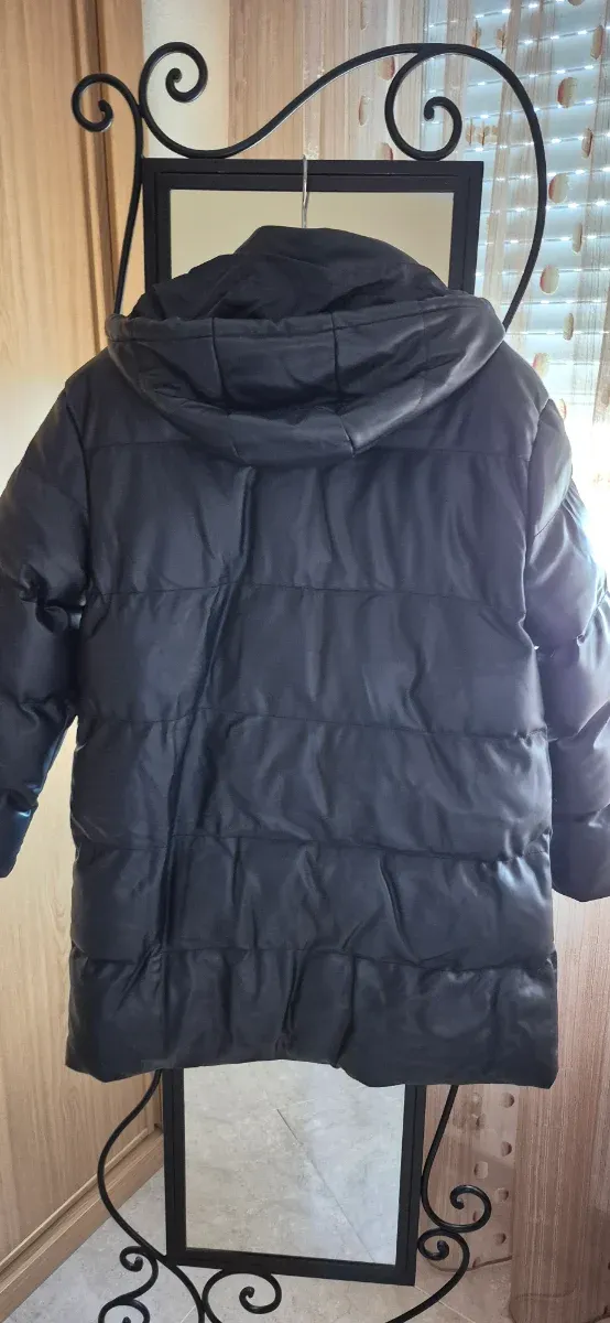 Abrigo Lefties negro capucha