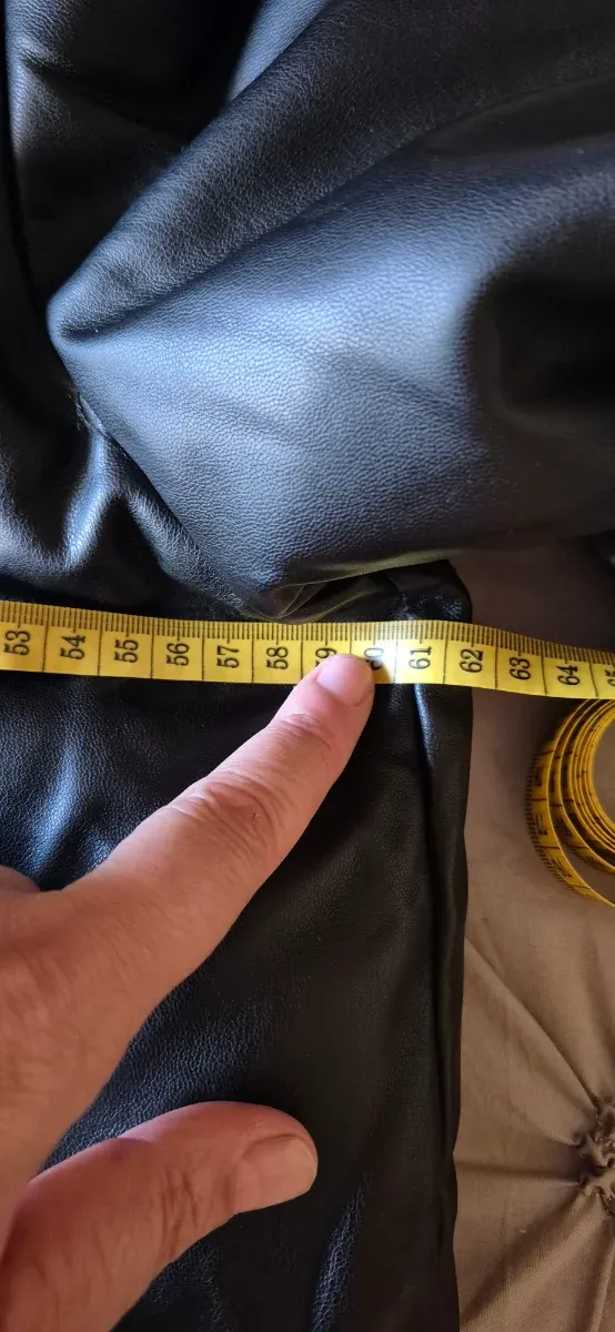 Abrigo Lefties negro capucha