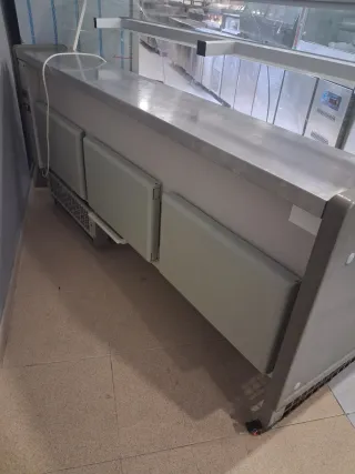 Vitrina expositora refrigerada