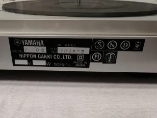 Tocadiscos Yamaha P-06
