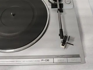 Tocadiscos Yamaha P-06