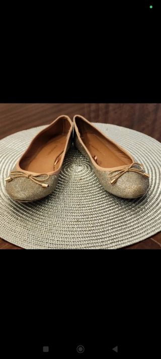 Sin estrenar! Bailarinas doradas con lazo