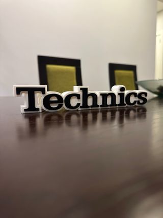 Logotipo 3D Technics