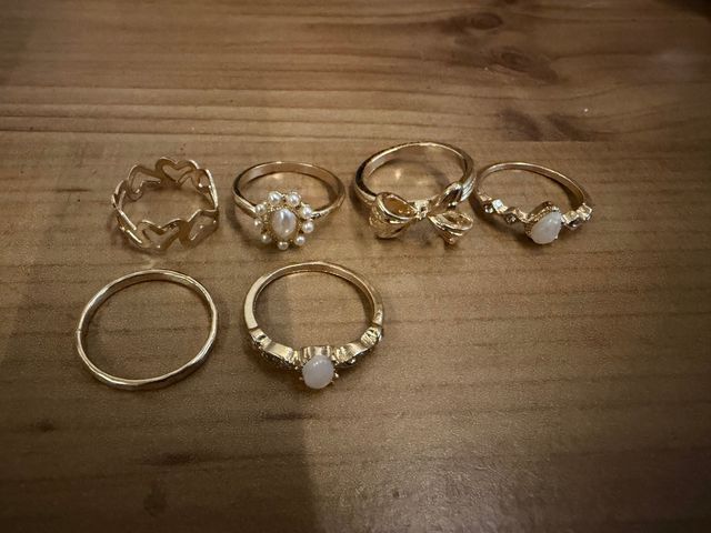 Conjunto de 6 Anillos Dorados Mujer