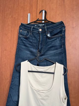 Jeans H&M Talla S/M + Camiseta Beige Regalo