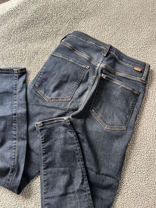 Jeans H&M Talla S/M + Camiseta Beige Regalo