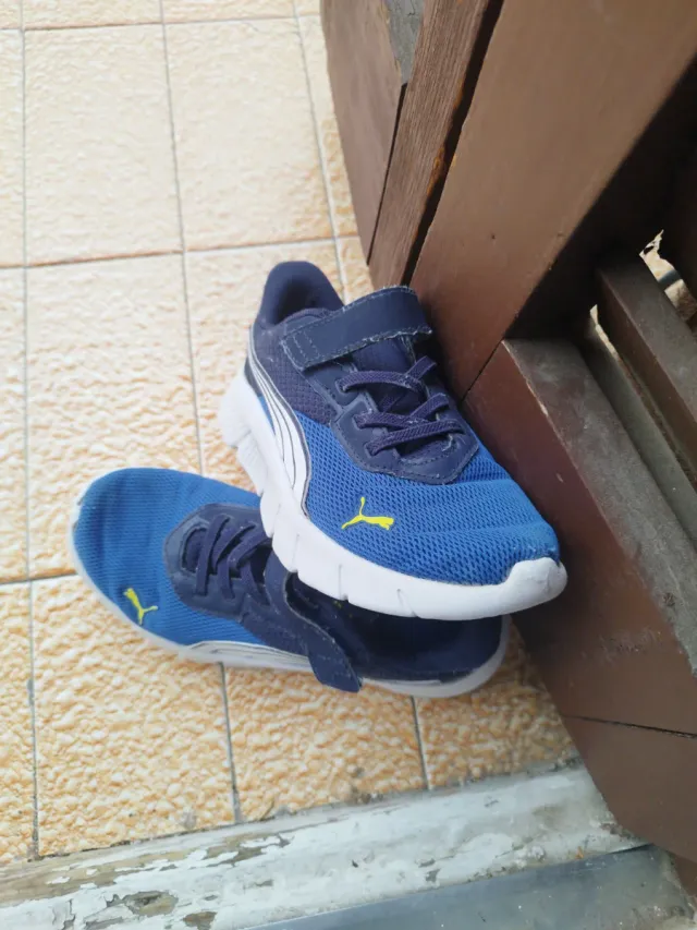 Zapatillas Puma niño azul y blanco talla 34