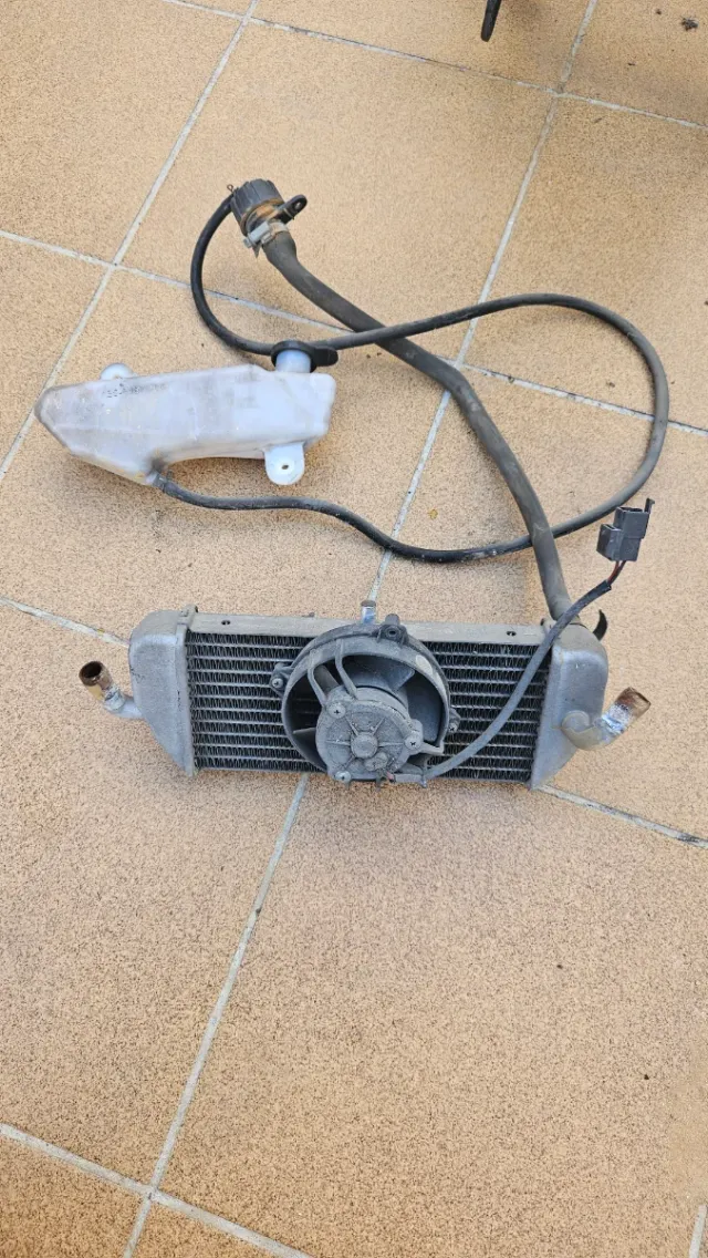 Radiado,electroventilador, basó expansión y tubos