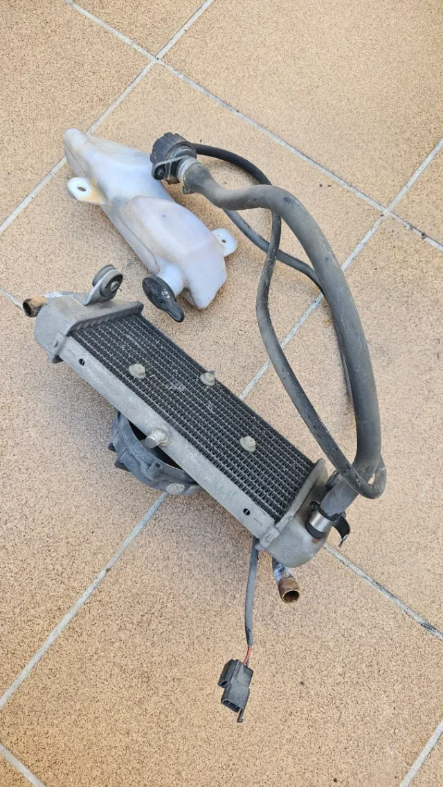 Radiado,electroventilador, basó expansión y tubos