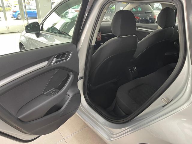 Audi A3 1.6 TDI 105 CV AMBITION 2013