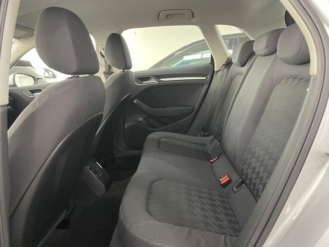 Audi A3 1.6 TDI 105 CV AMBITION 2013