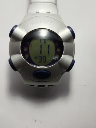 Swatch Colección Reloj Digital Plata y Azul