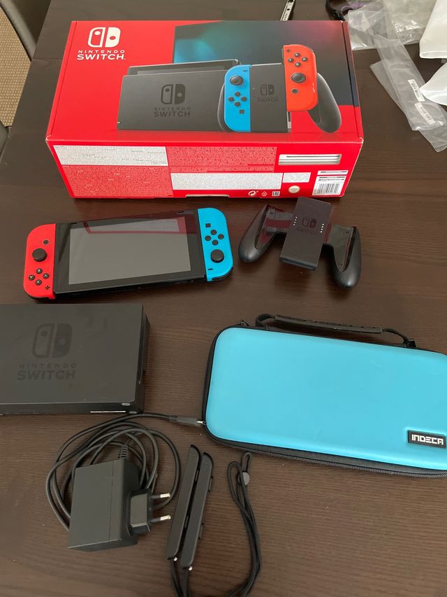 Nintendo Switch Azul/Rojo + Accesorios