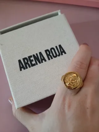 Anillo Arena Roja Guardian Angel Dorado
