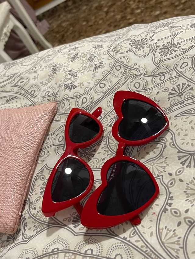 Gafas de sol vintage corazón rojas
