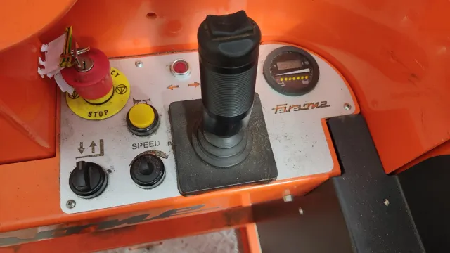 Plataforma Elevadora 7.5 mts