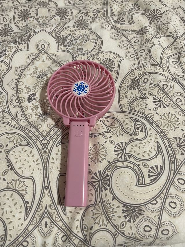 Abanico de mano plegable rosa