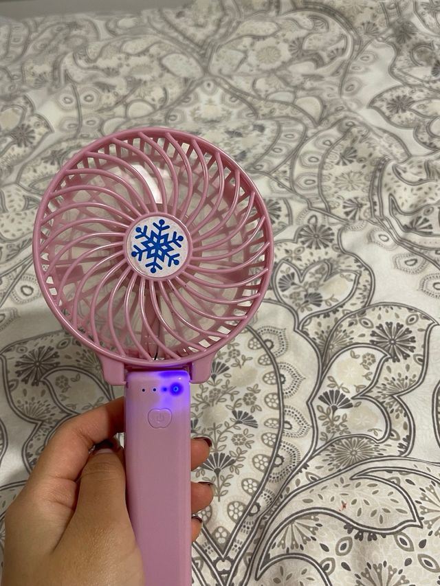 Abanico de mano plegable rosa