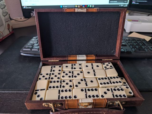 Dominó Profesional | baquelita y estuche piel