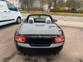Mazda MX‐5 1.8 Kaminari Roadster Negro con Blanco
