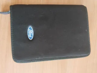 Carpeta Ford Negra