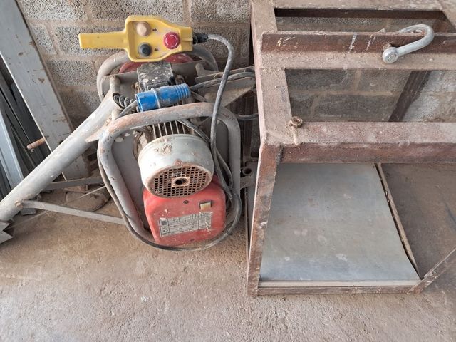 Maquinillo con mástil y cesta