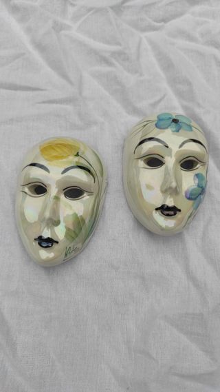 Coppia maschere decorate a mano